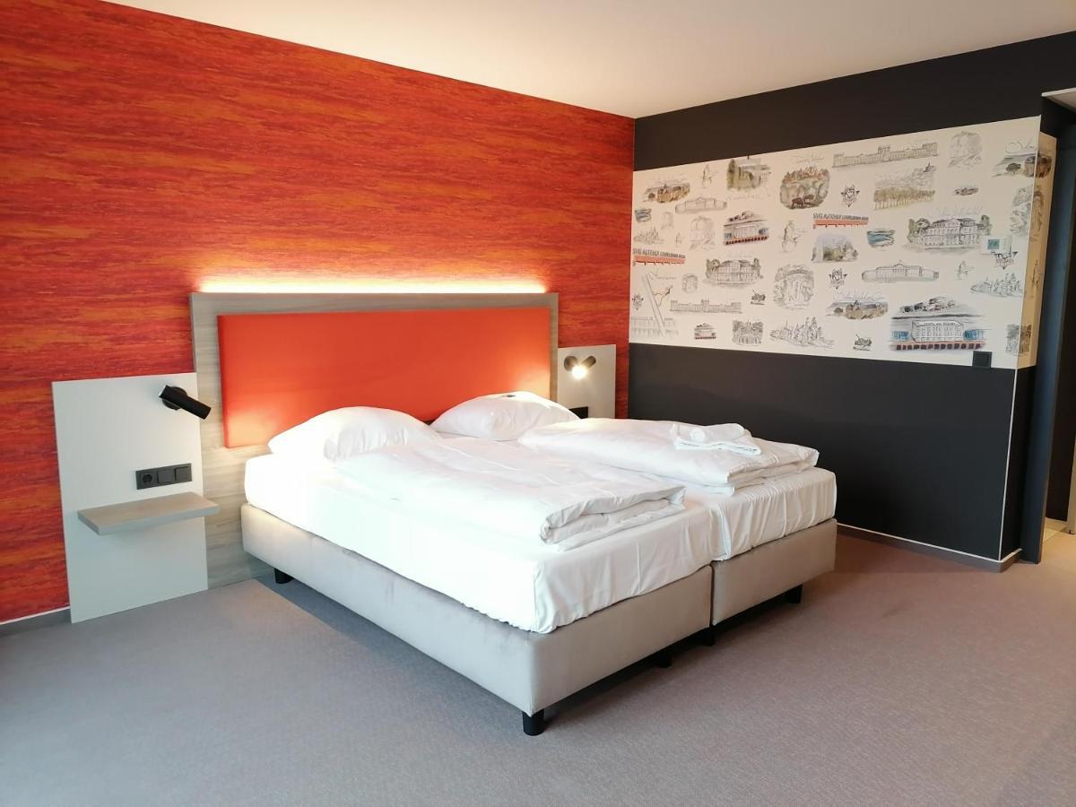 Hotel Am Ruessel Lohfelden ภายนอก รูปภาพ