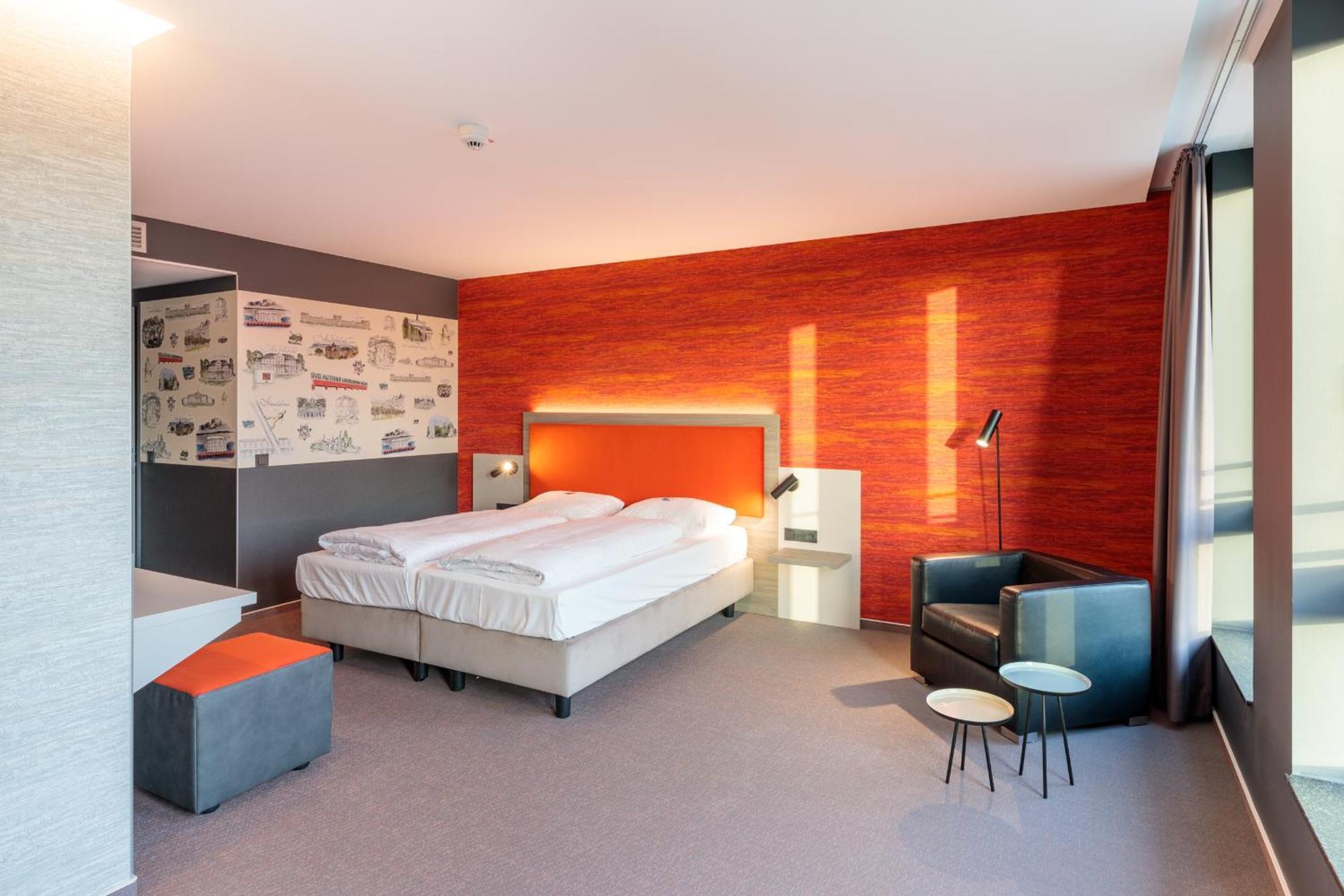 Hotel Am Ruessel Lohfelden ภายนอก รูปภาพ