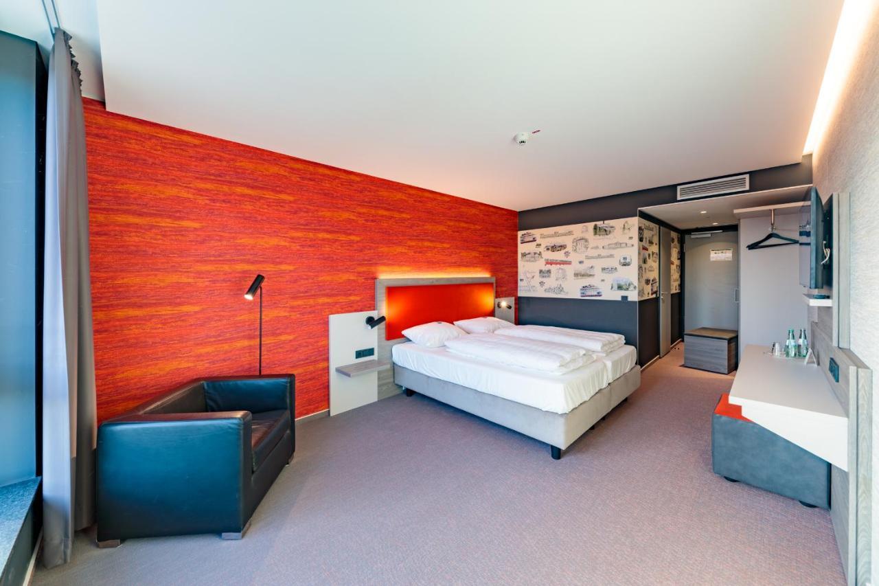 Hotel Am Ruessel Lohfelden ภายนอก รูปภาพ