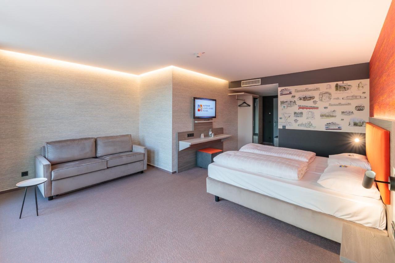 Hotel Am Ruessel Lohfelden ภายนอก รูปภาพ